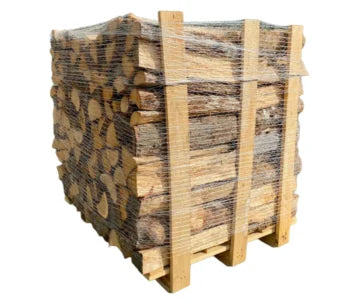 Palette contenant 1,5 mètre cube de bois d'une épaisseur de 50 cm – un mélange de bois durs