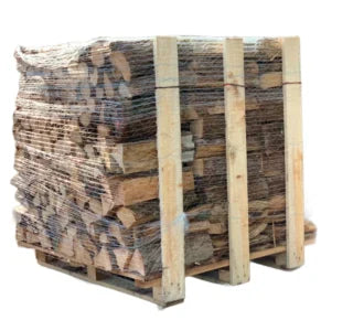 Palette contenant 1,5 mètre cube de bois d'une épaisseur de 50 cm – un mélange de bois durs
