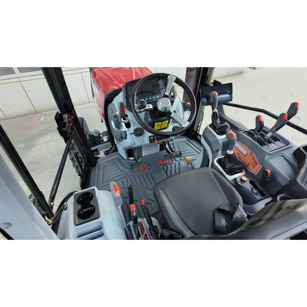 Petit tracteur « HANWO 504-B » - 50 ch diesel, transmission intégrale, cabine climatisée