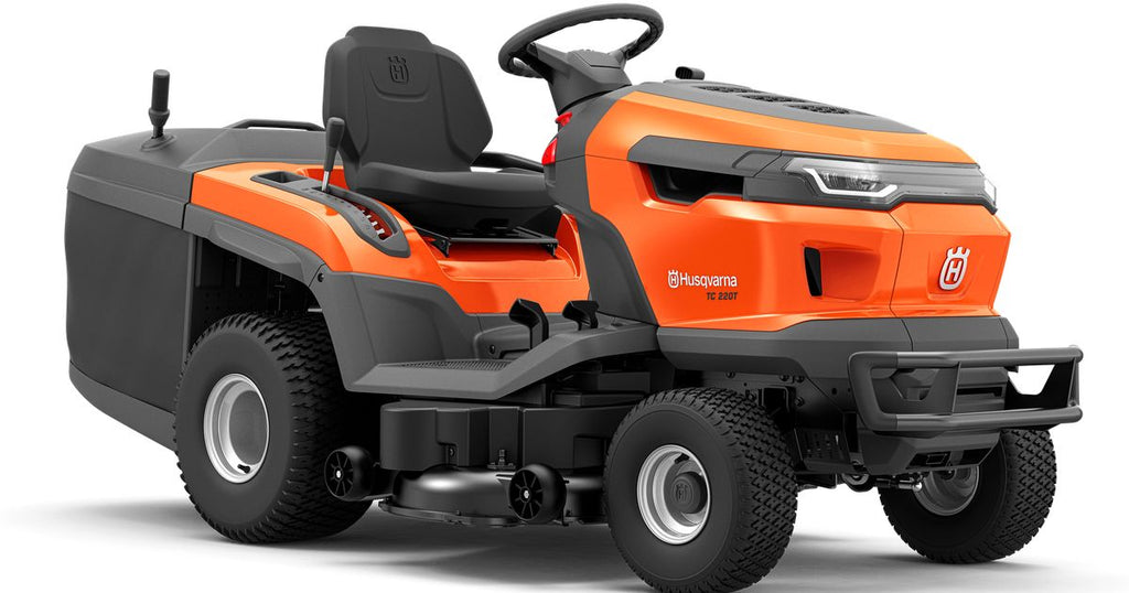 Husqvarna TC 220T Gartentraktor - Seitenansicht mit Mähdeck